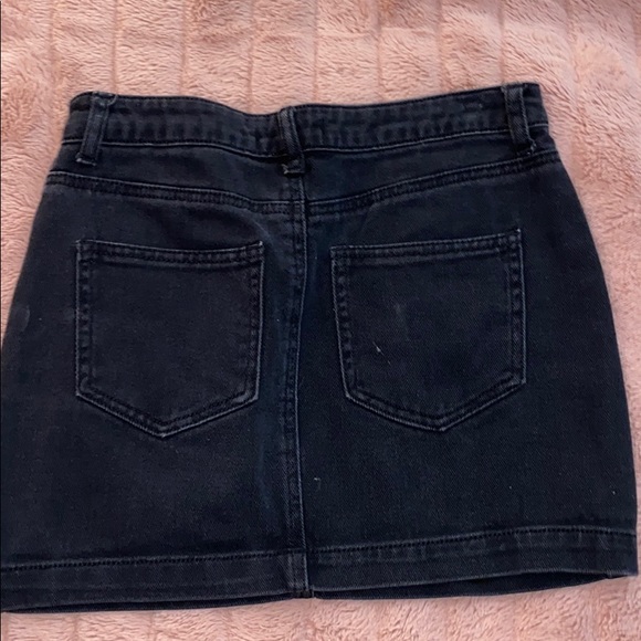 Black denim skirt - Picture 2 of 3